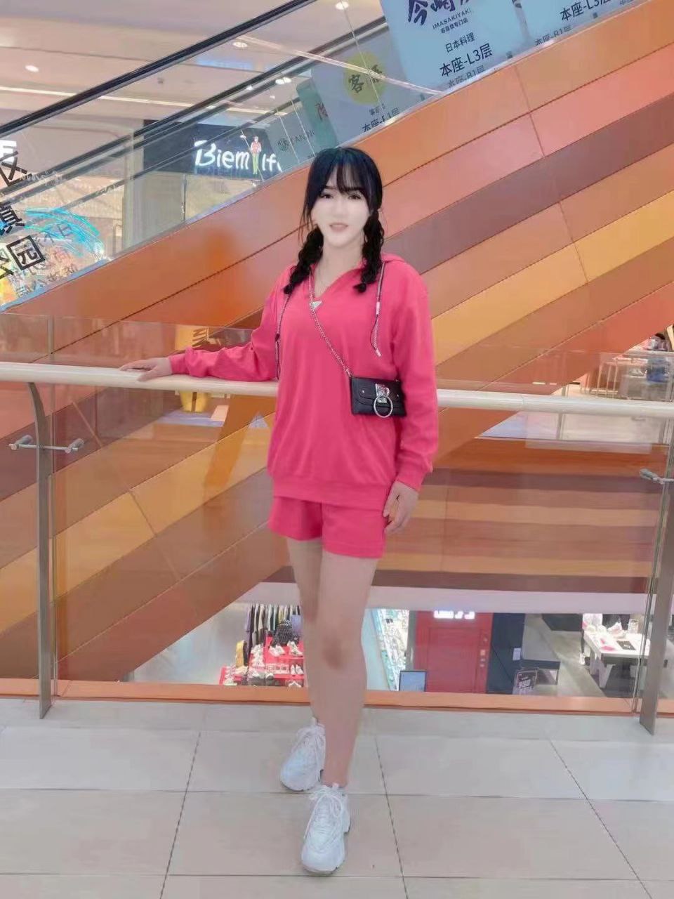白云前凸后翘–小芳 3