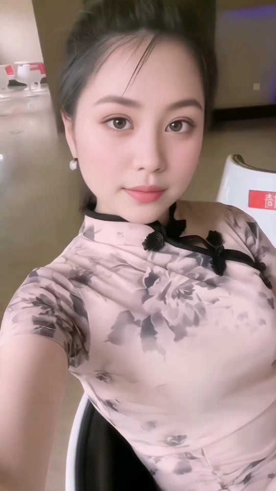 越秀风骚舌吻控淇淇 10