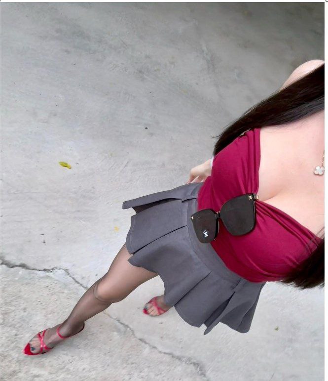海珠性感美女抓龙筋让体验不一样的高潮-小琴 2