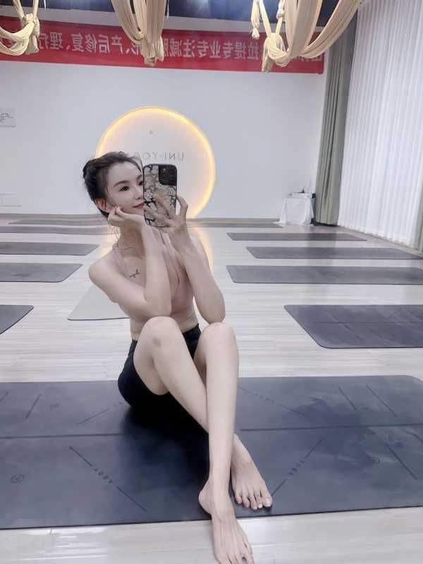 越秀瑜伽老师少妇小静 23