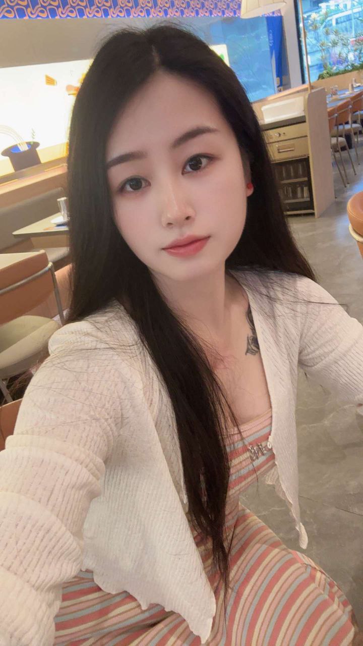 白云气质女神灵漫(真实本人)