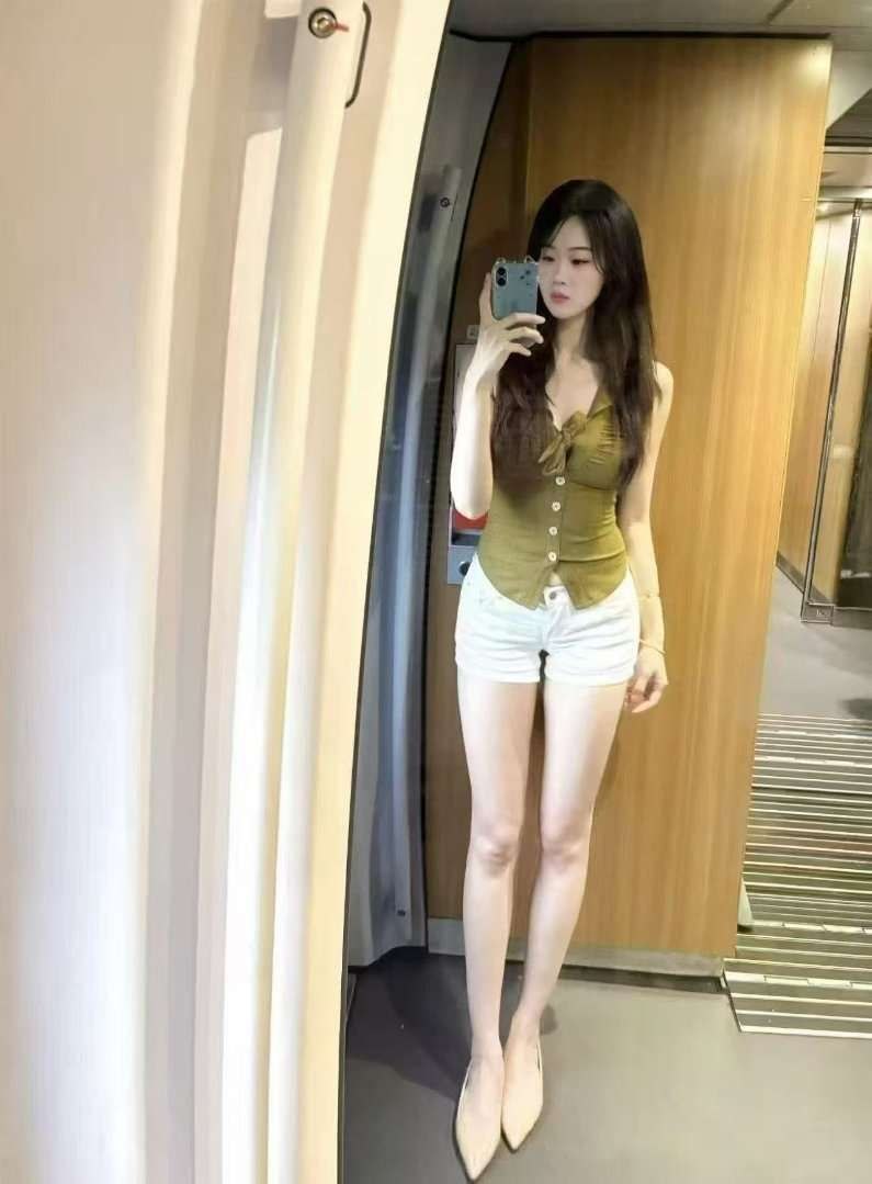 白云性感风骚大波妹-小芸 4