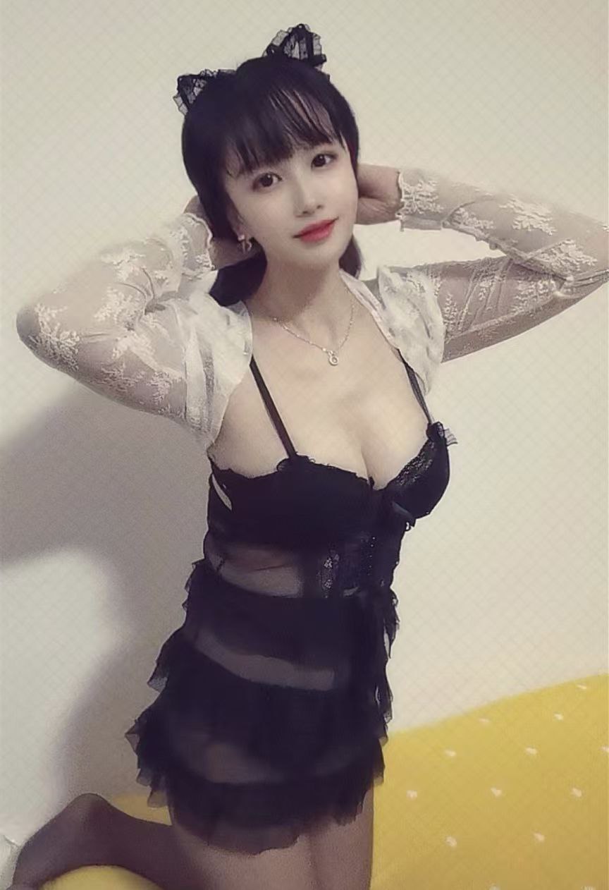 美乳风骚人妻-桃桃
