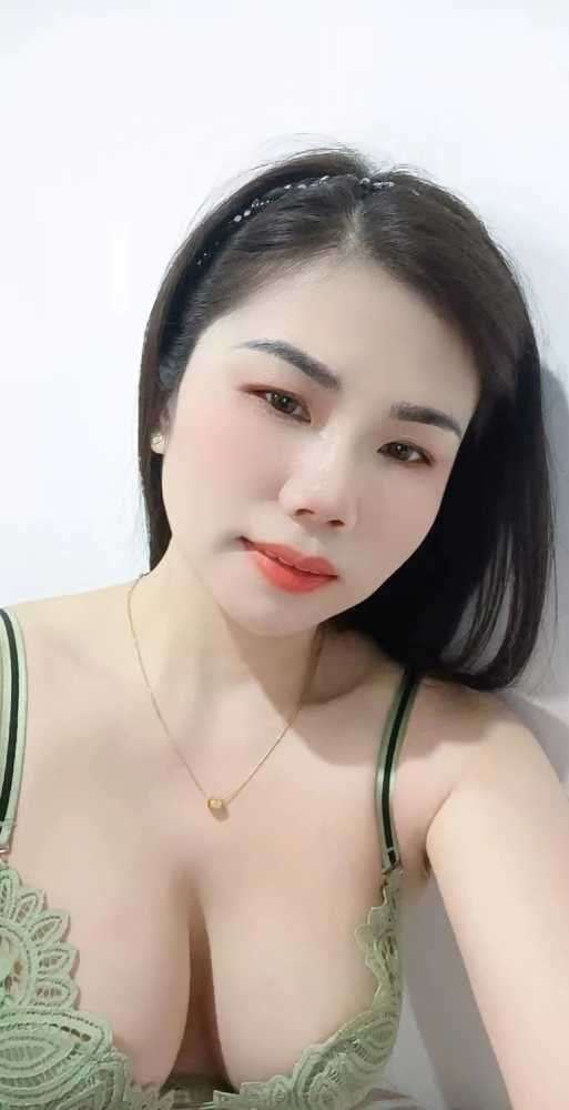 00后大胸小姐姐下海–萱萱(本人开课) 5