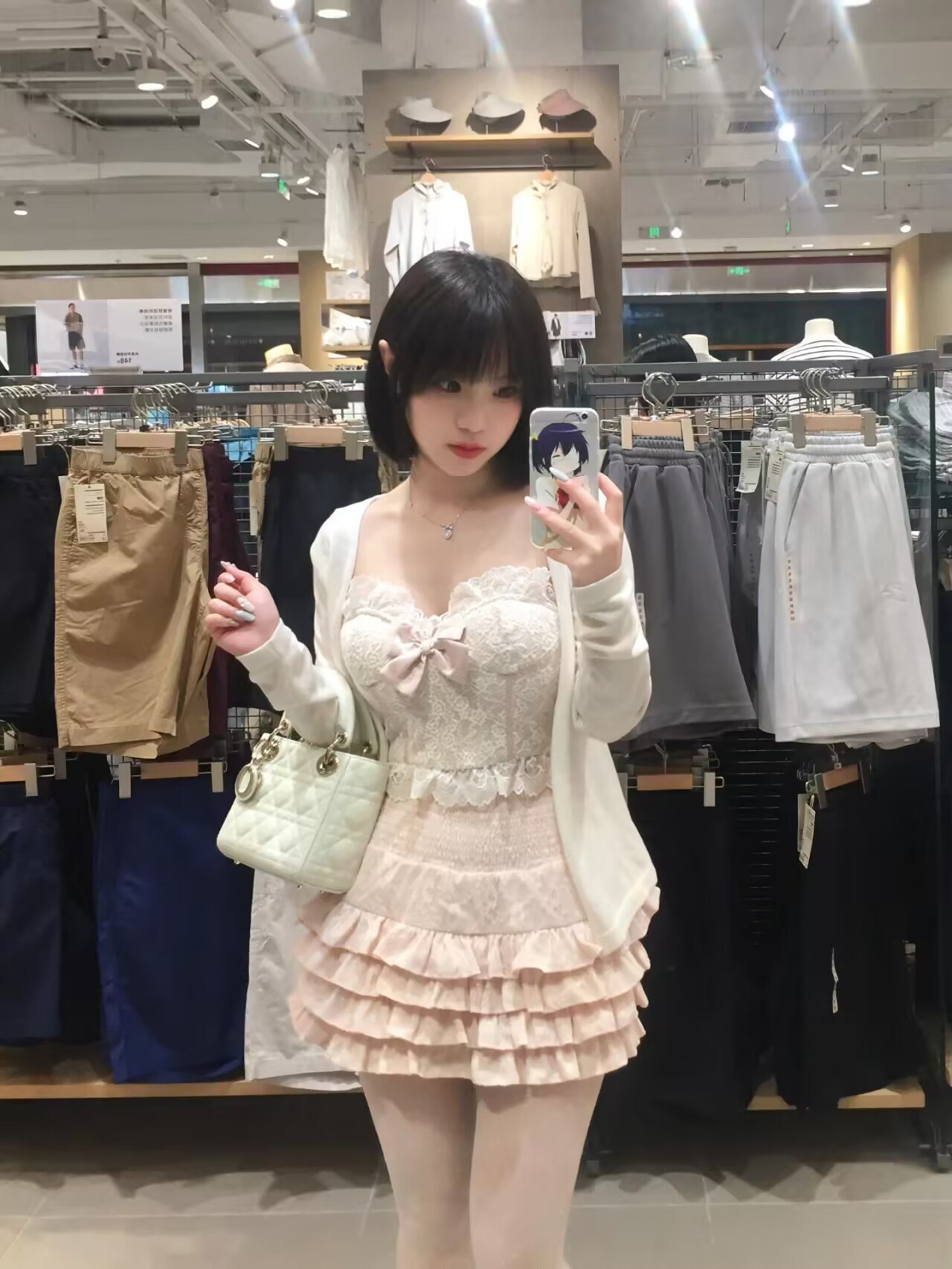 白云美甲店上班小妹第一次下海-灵儿主图