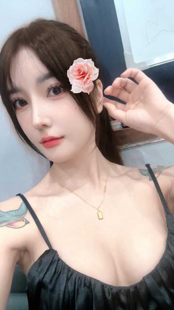 黄埔肤白大奶小白 28
