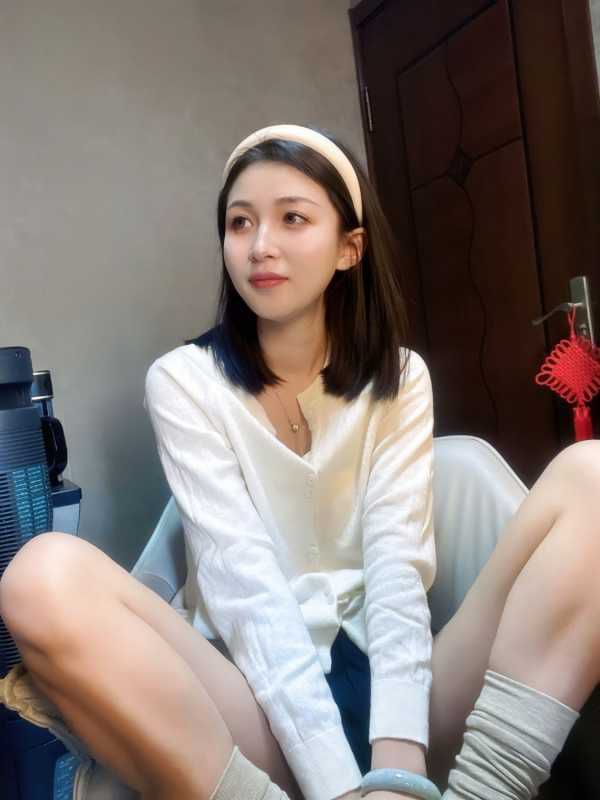 黄埔肤白大奶小白 14
