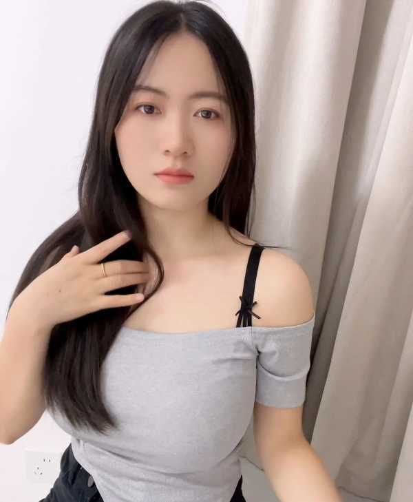 黄埔E奶小师妹 23