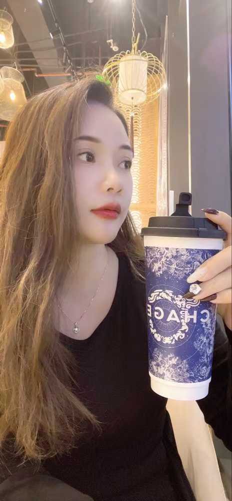 越秀风骚舌吻女神-西西 5