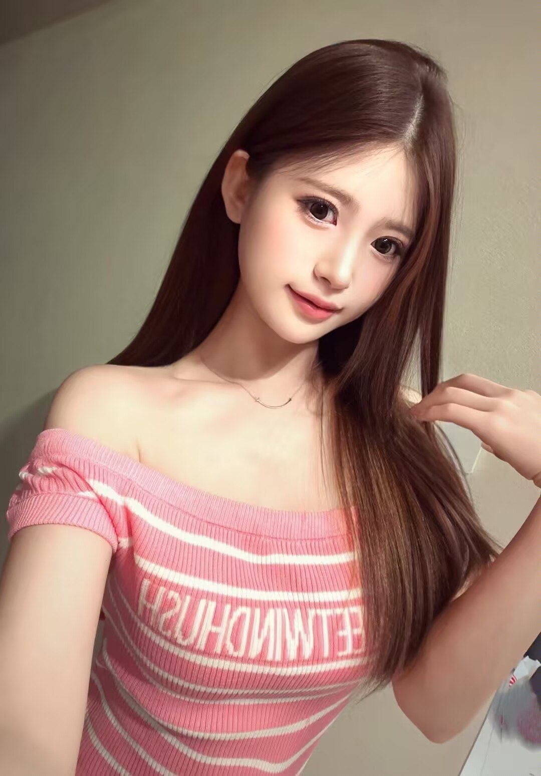 白云鹤龙性感水多-小妮主图