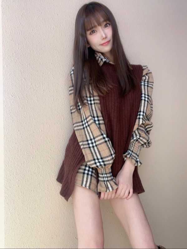 越秀长腿小依娜 25