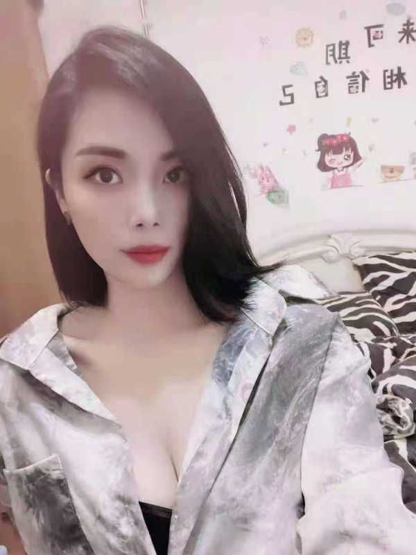 越秀长腿小依娜 3