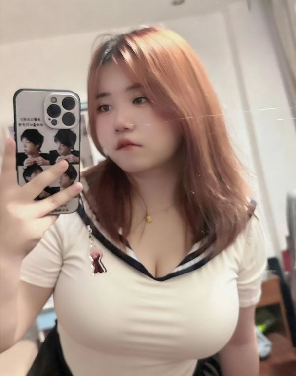 番禺00后E杯巨乳新嫩妹-小茉莉(热) 2