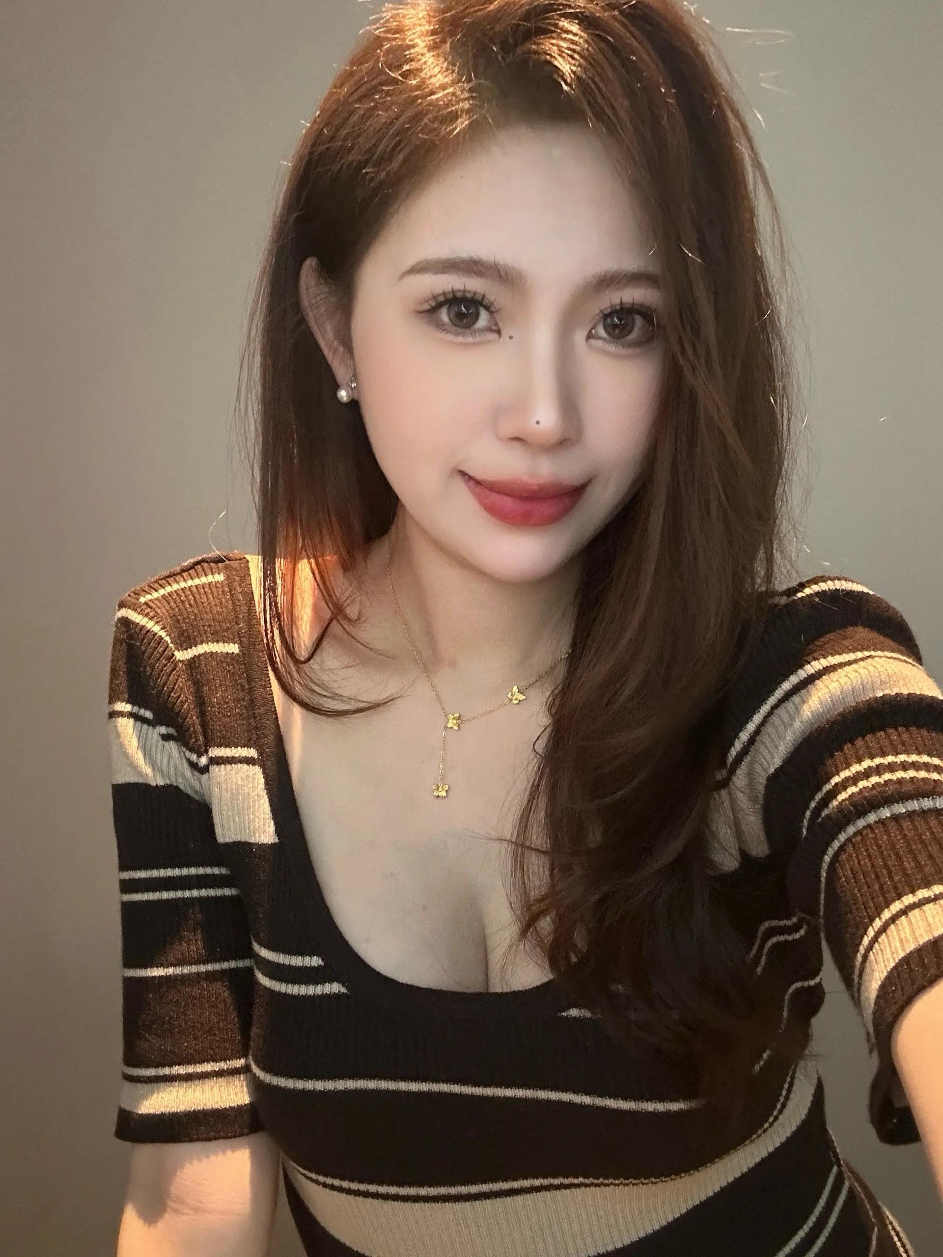 番禺反差白皙美眉-小妍 3
