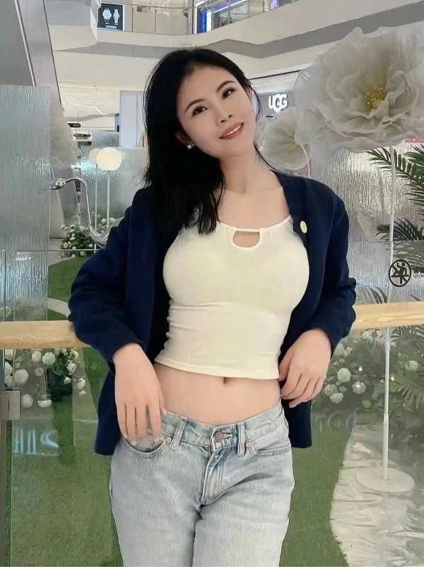 金沙洲过年不回家少妇倩倩