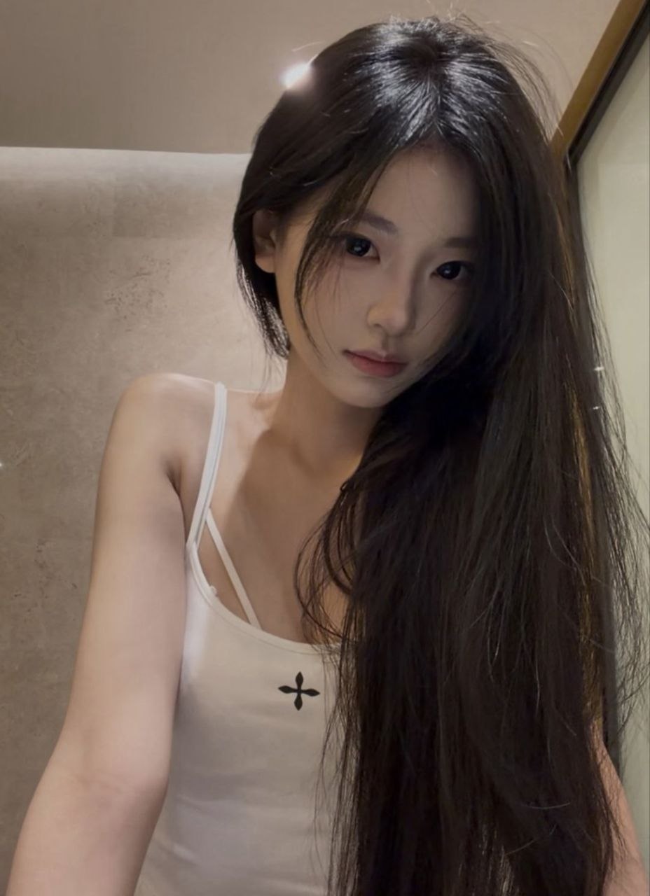白云嫩妹初下海待调教-美美