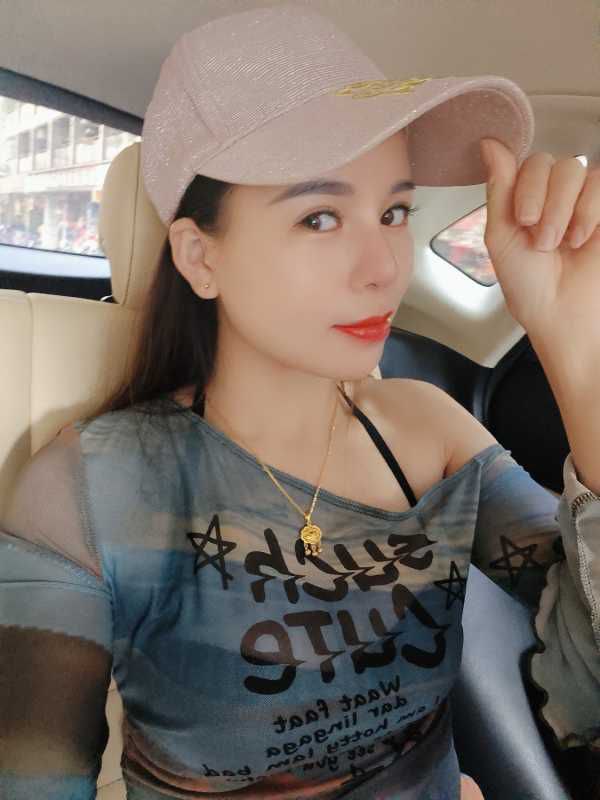 越秀长腿小依娜 16