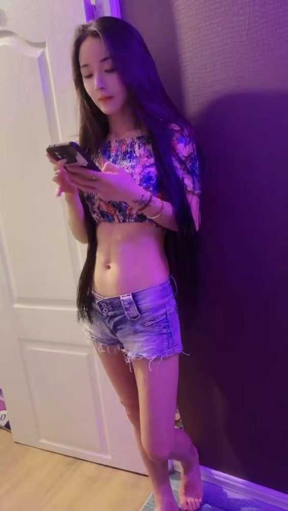 越秀风骚舌吻女神-西西 8
