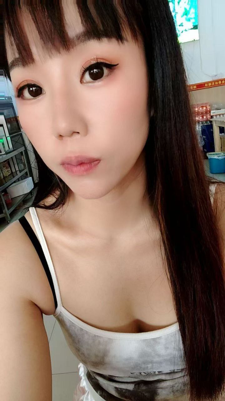 白云新人皮白水多–小容
