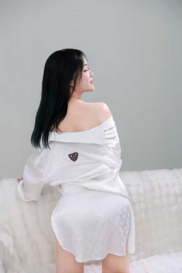 花都新人刚下海服务小凤 23