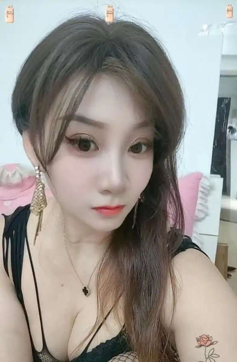 白云百分百真人自做服务一流-草莓 6