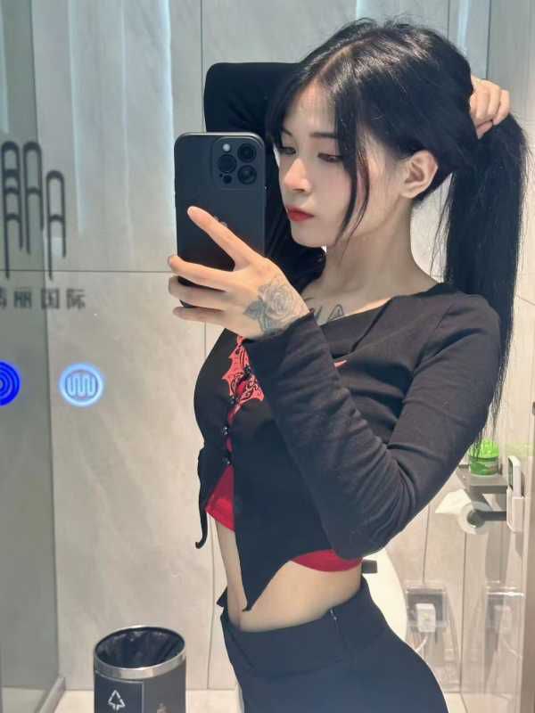 嘉禾新人依依