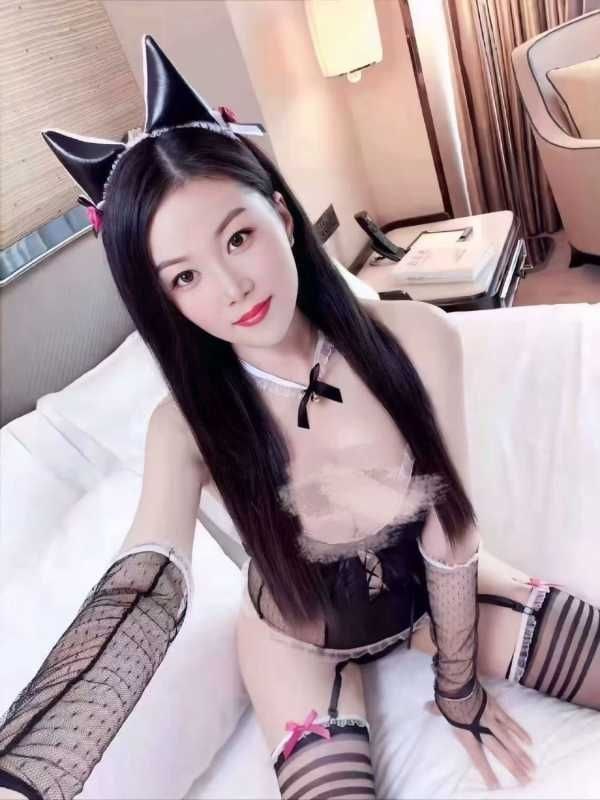 白云性感甜美-依依