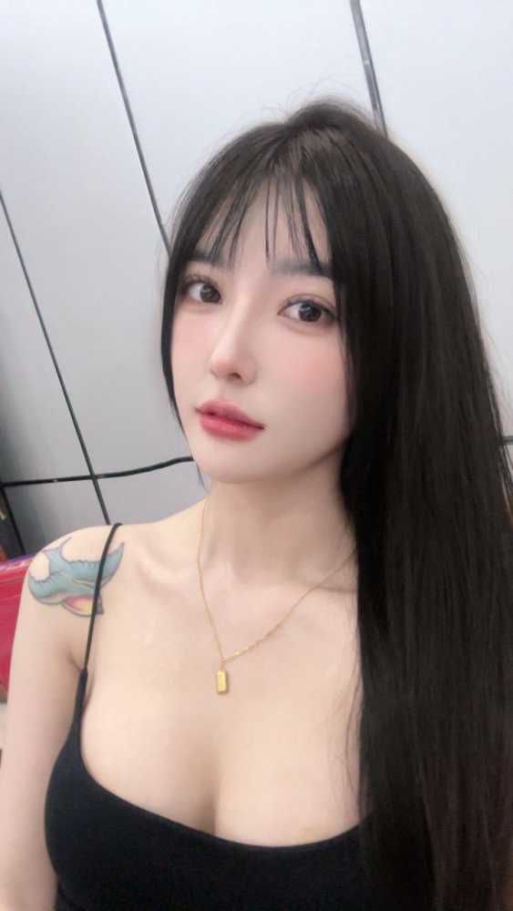 黄埔肤白大奶小白 27