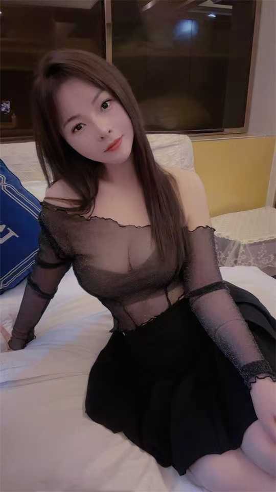 越秀风骚舌吻女神-西西