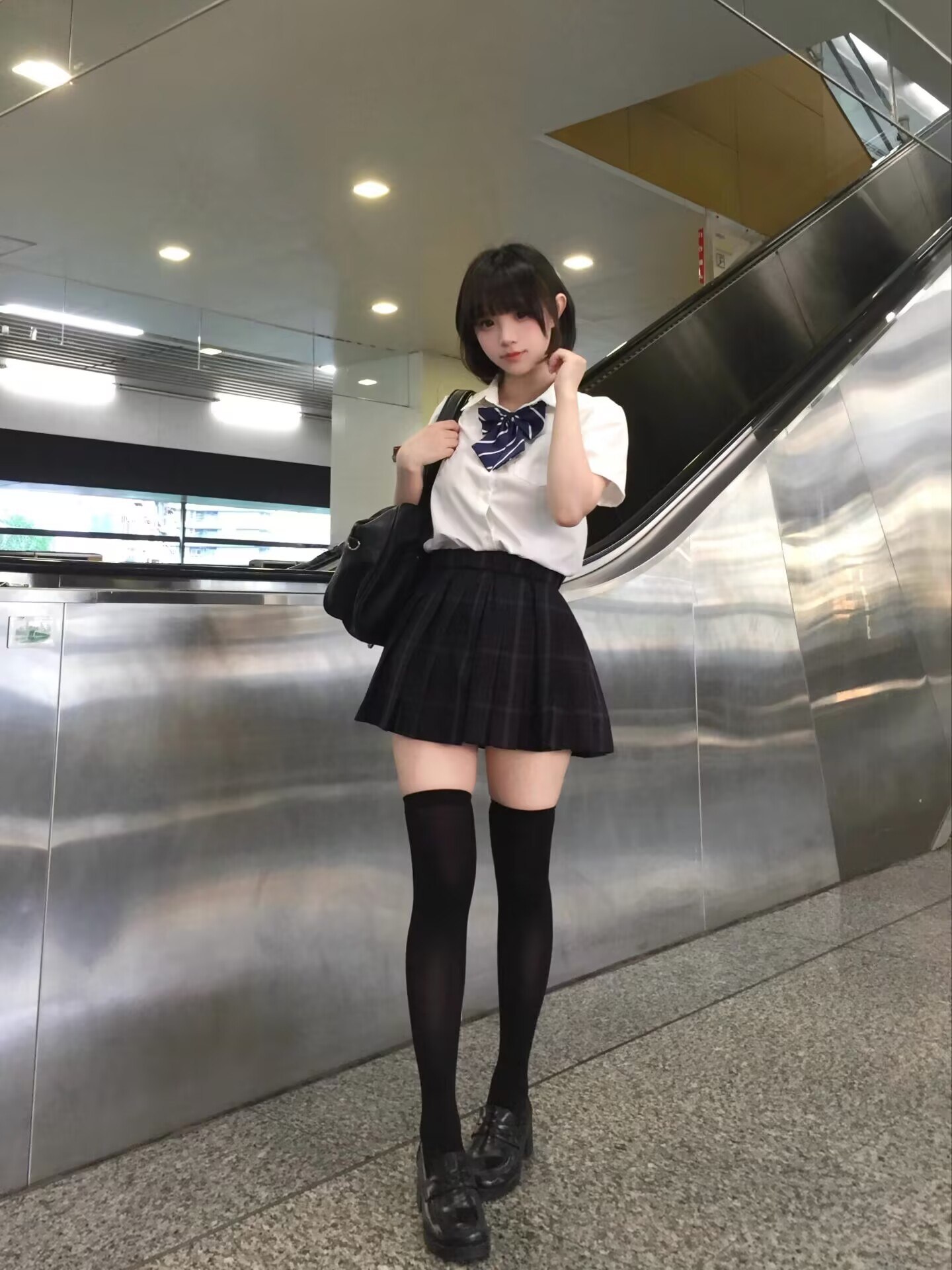 白云美甲店上班小妹第一次下海-灵儿 6