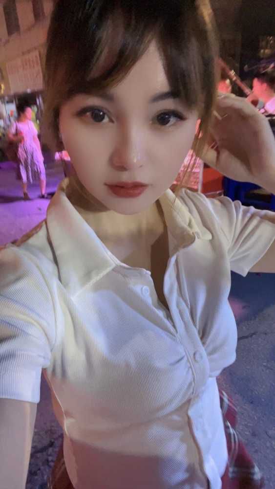 花都舌吻女王圆圆 9