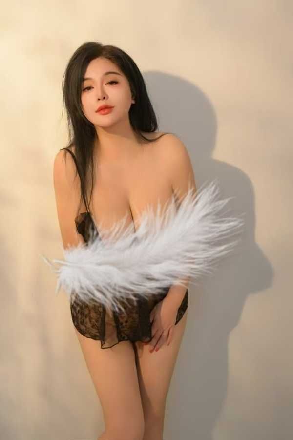 番禺38F天然巨胸健身模特-苏夏(热) 2