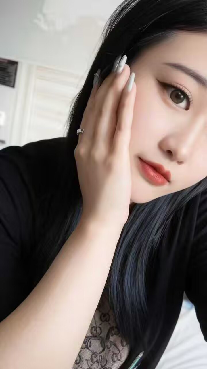 花都圆润嫩妹初下海-小霞图片