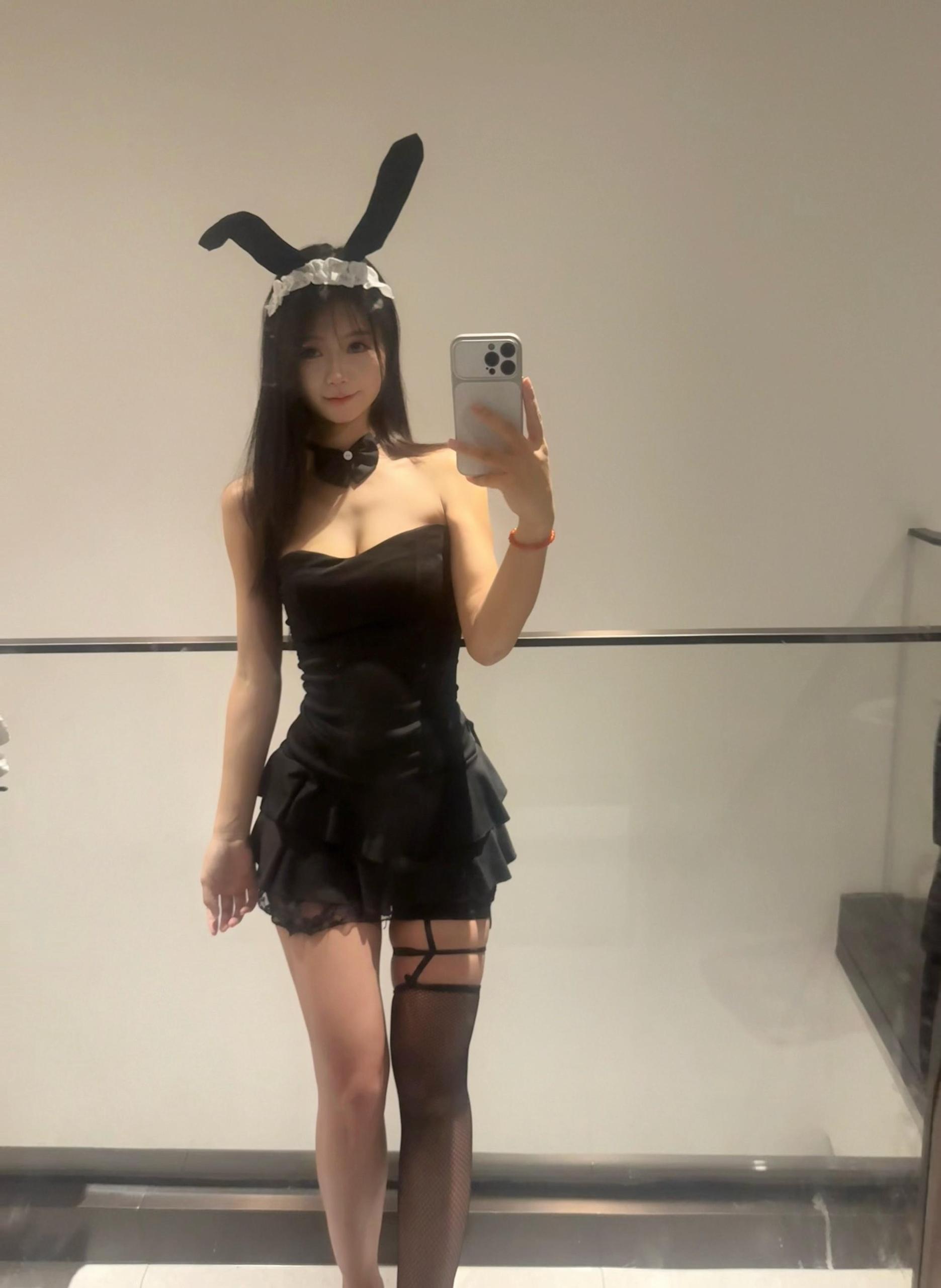 白云性感小姐姐-小雅主图