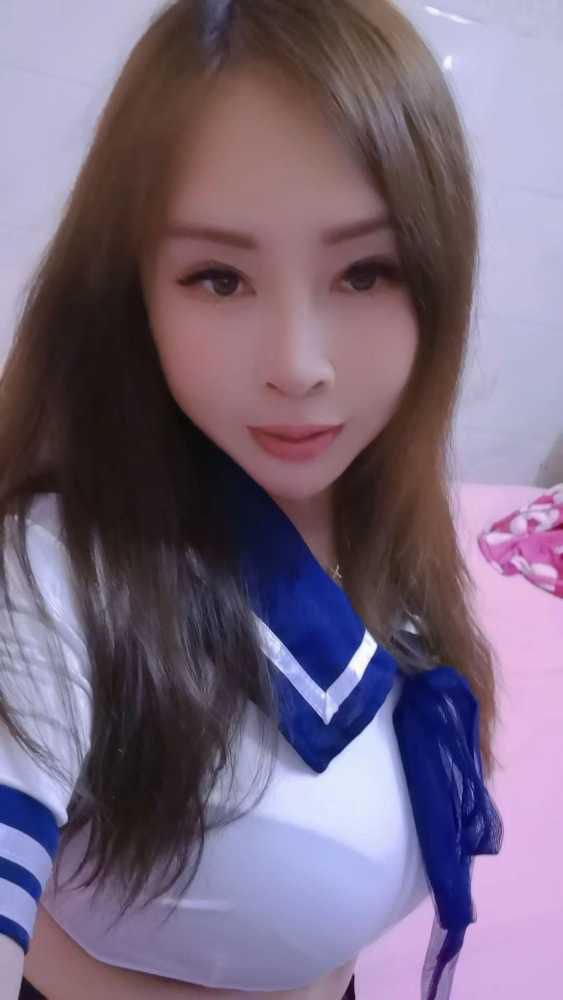 花都骚妇紫薇 11