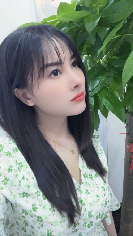 白云肤白巨乳真胸予然 3