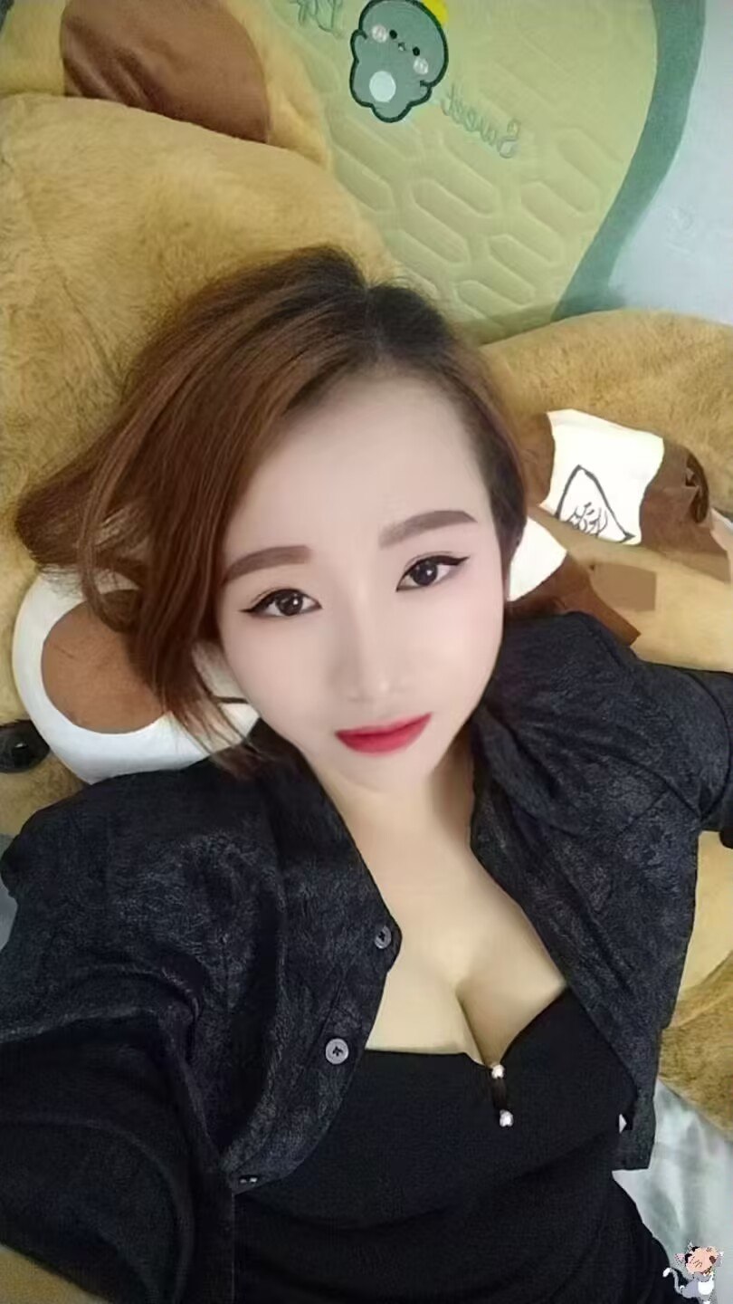 白云新人会所下海–小黎