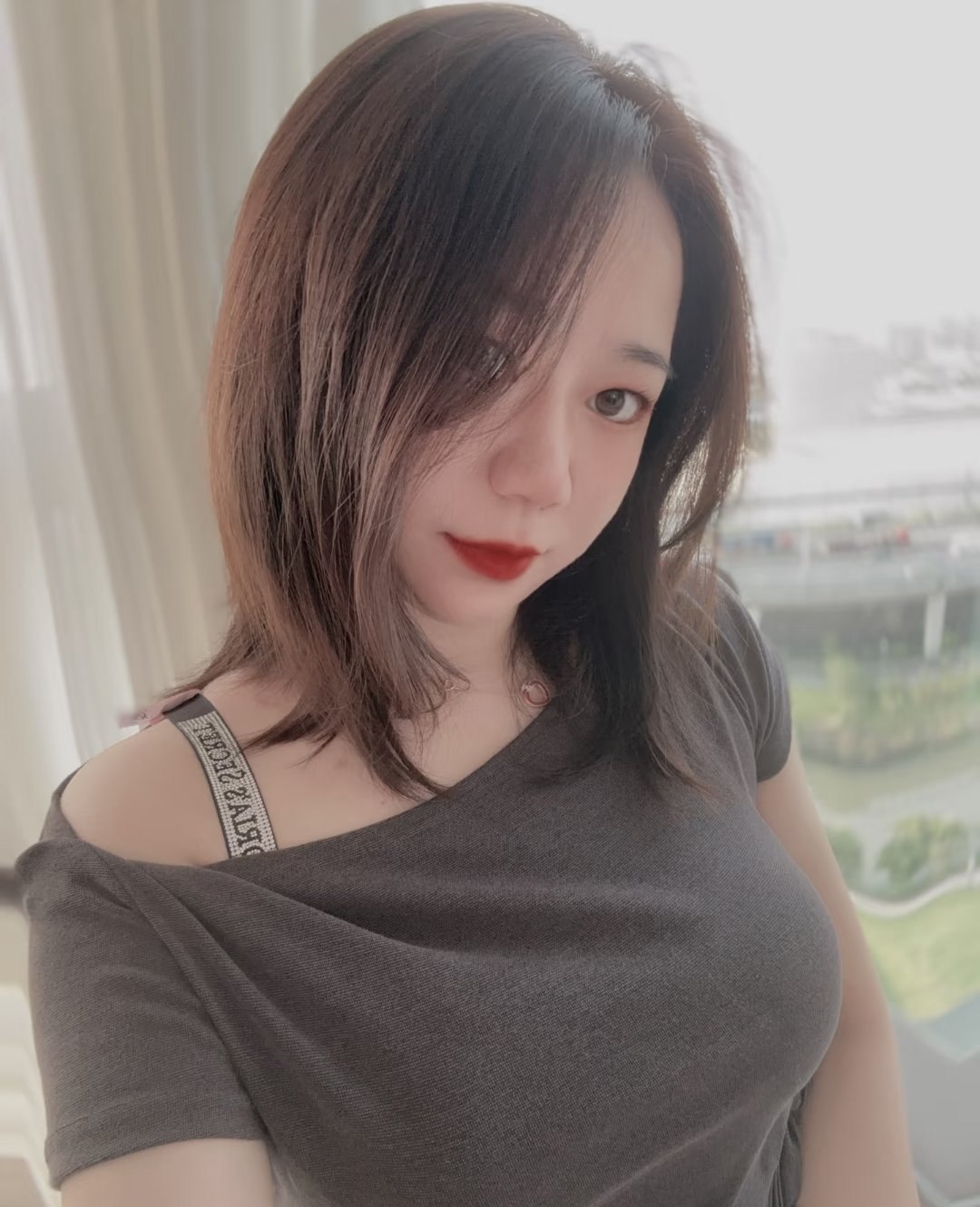 白云36E爆乳离异少妇-小小