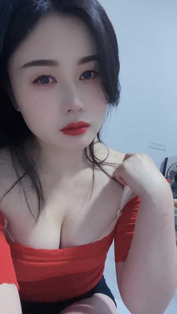 天河肤白微微