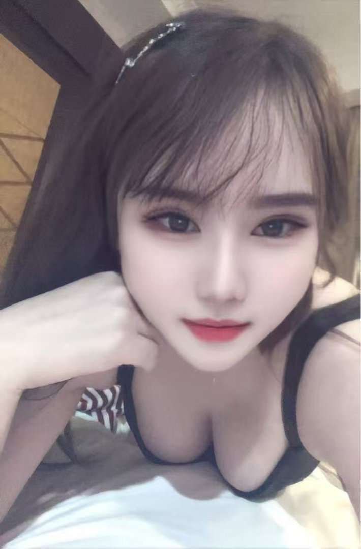 白云天然巨乳舌吻女王-西西（热) 3