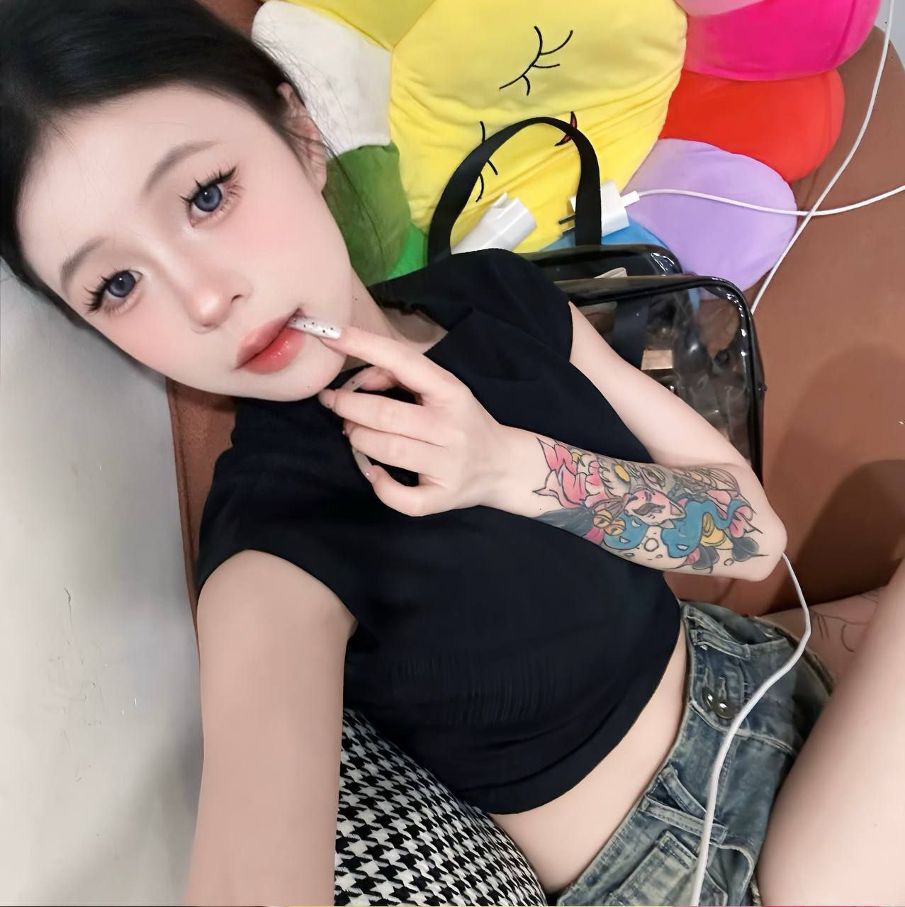 天河06年害羞嫩妹-月亮
