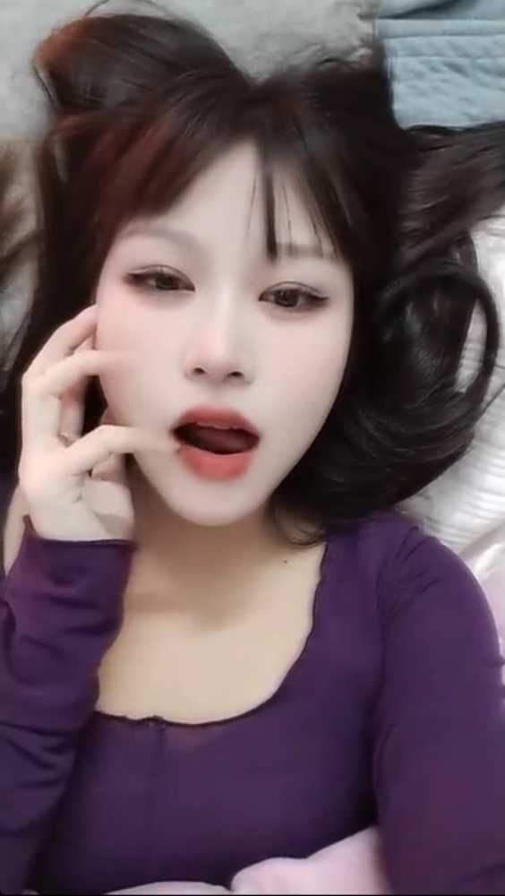 黄埔肤白大奶小白 8