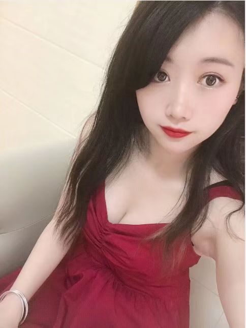 越秀风骚舌吻女神-西西 13