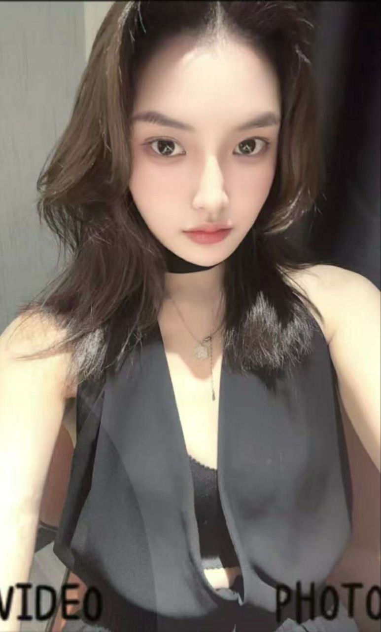 白云舌吻女郎00后新人下海-小月月 2