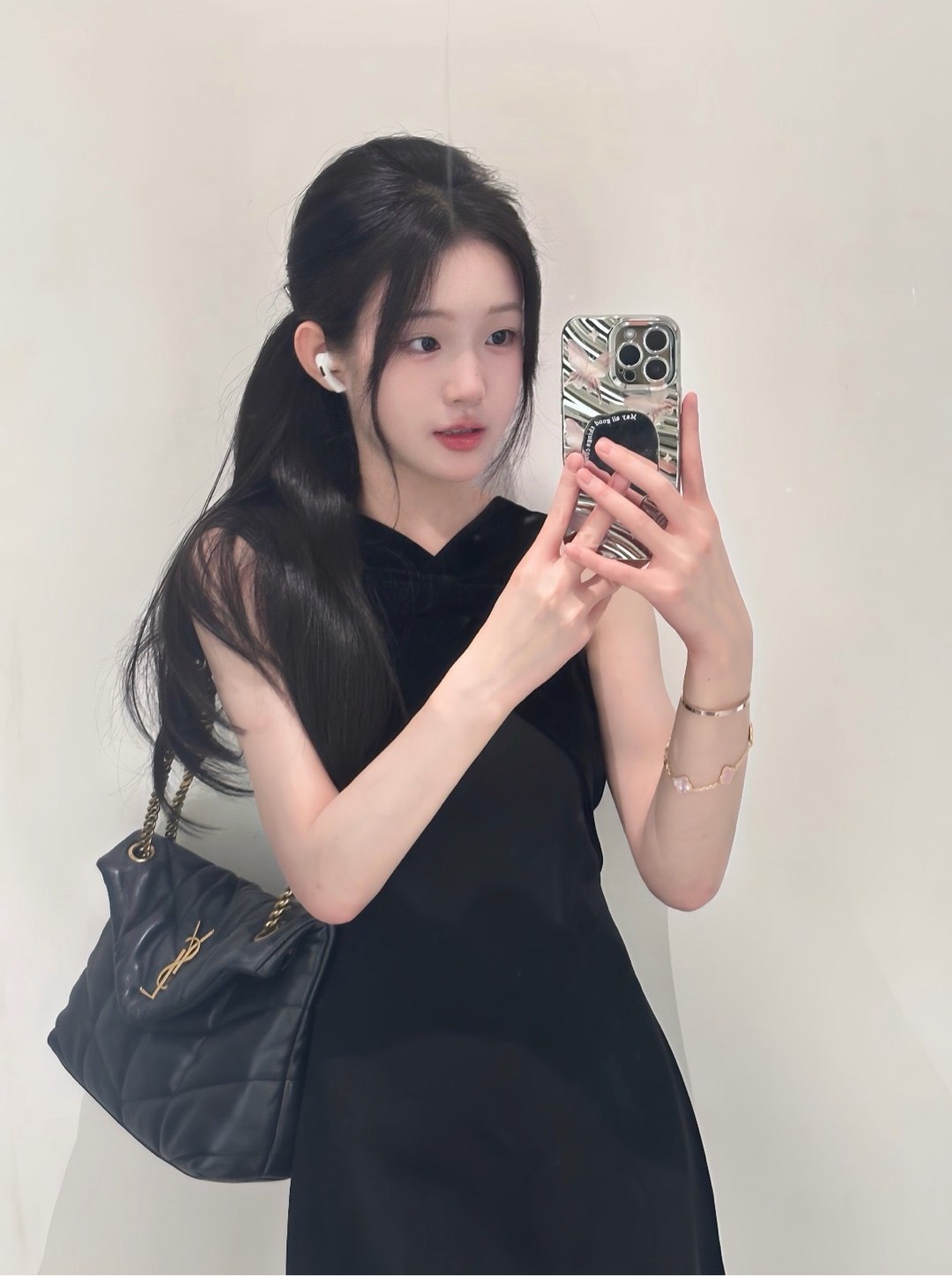 乖巧可爱白虎嫩妹水多紧致服务好-果果 2
